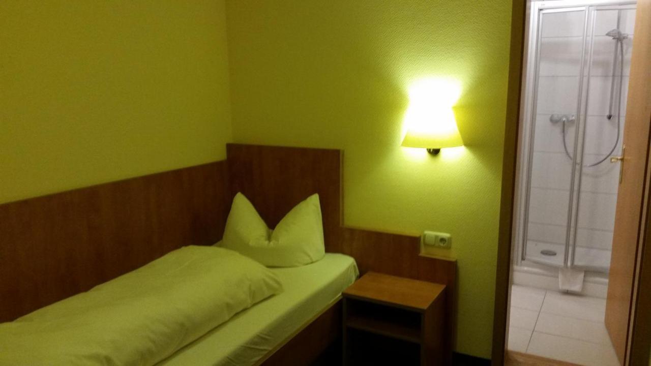 Hotel Thueringer Hof Ebeleben Bagian luar foto